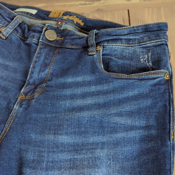 Kut from the Kloth Emma Ankle Straight Leg Distressed Raw Hem Jeans - Picture 9 of 14